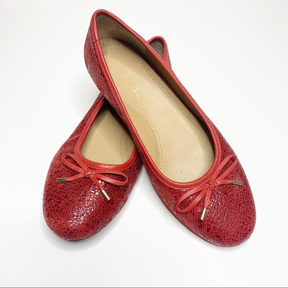 Vaneli Women’s Signy Closed Toe Ballet Flats